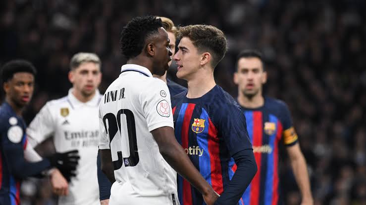 Aufstellungen: Teilnehmer: FC Barcelona gegen Real Madrid – El Clásico