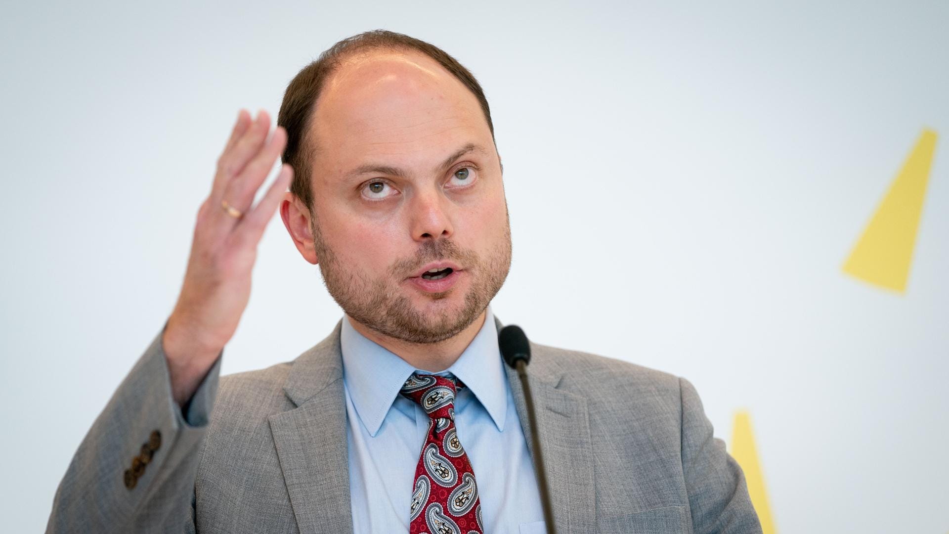 Wladimir Kara Mursa: Biografie, Mut und Geschichte des Aktivisten
